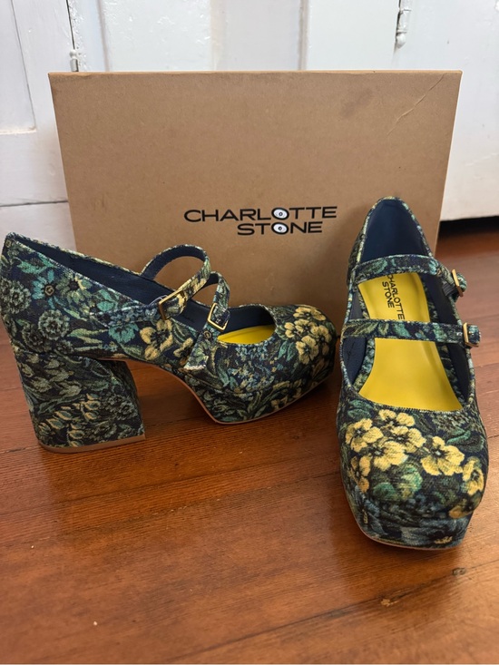 Charlotte Stone Shoes - Like-New Charlotte Stone Bizzy Heels in Bluebell